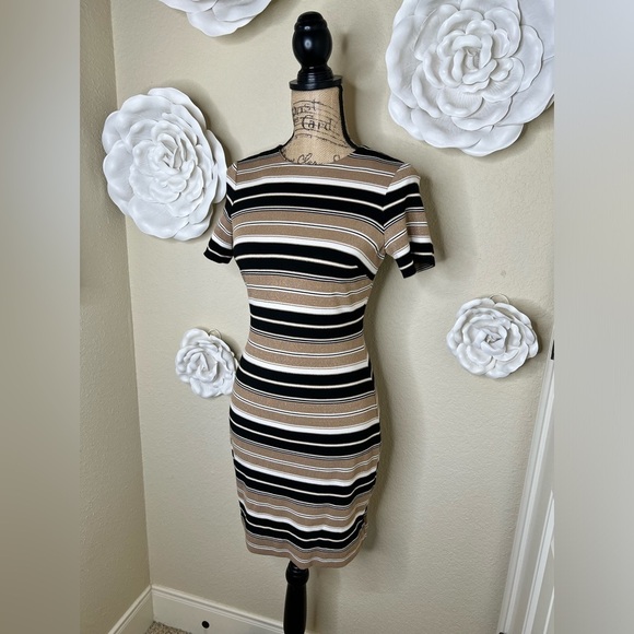 Tommy Hilfiger Black, White & Metallic Gold with Tan Striped Dress Size 2 - Picture 6 of 13